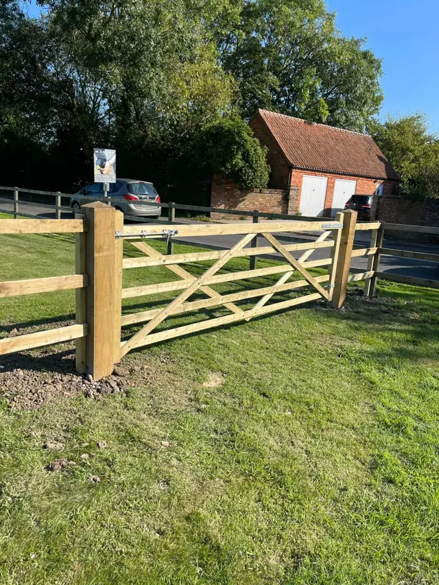 Five-bar field gate with post and rail