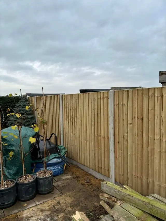 Closeboard fencing with concrete posts