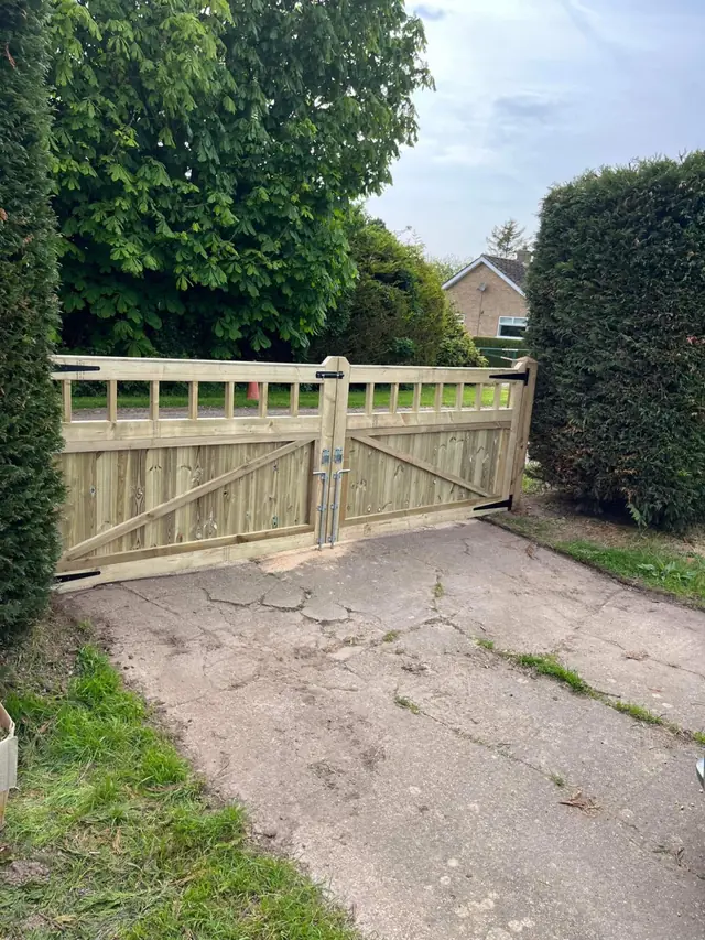 Driveway gates